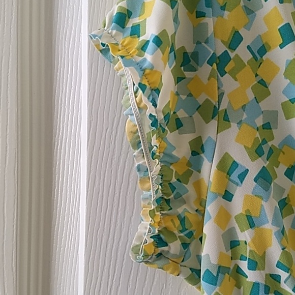 Multi Color Geometric Top Size Medium - Picture 4 of 6